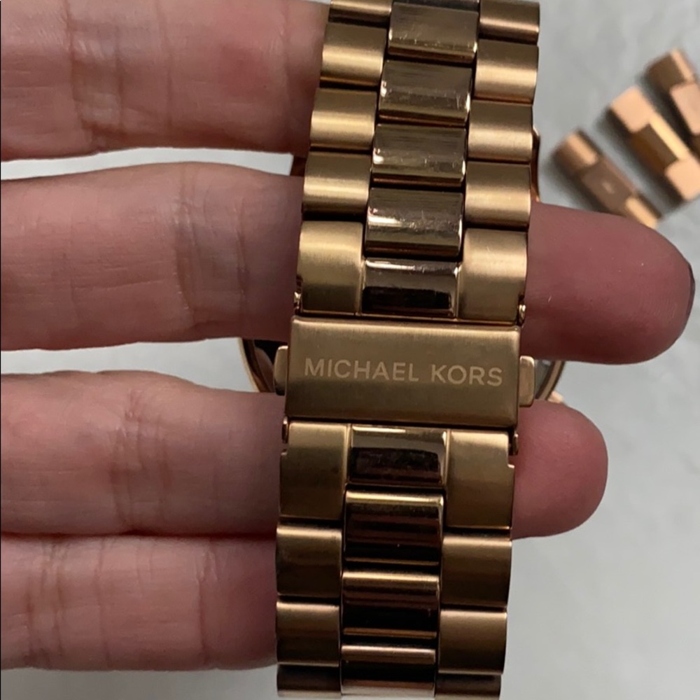 Watch - Picture 2 of 4